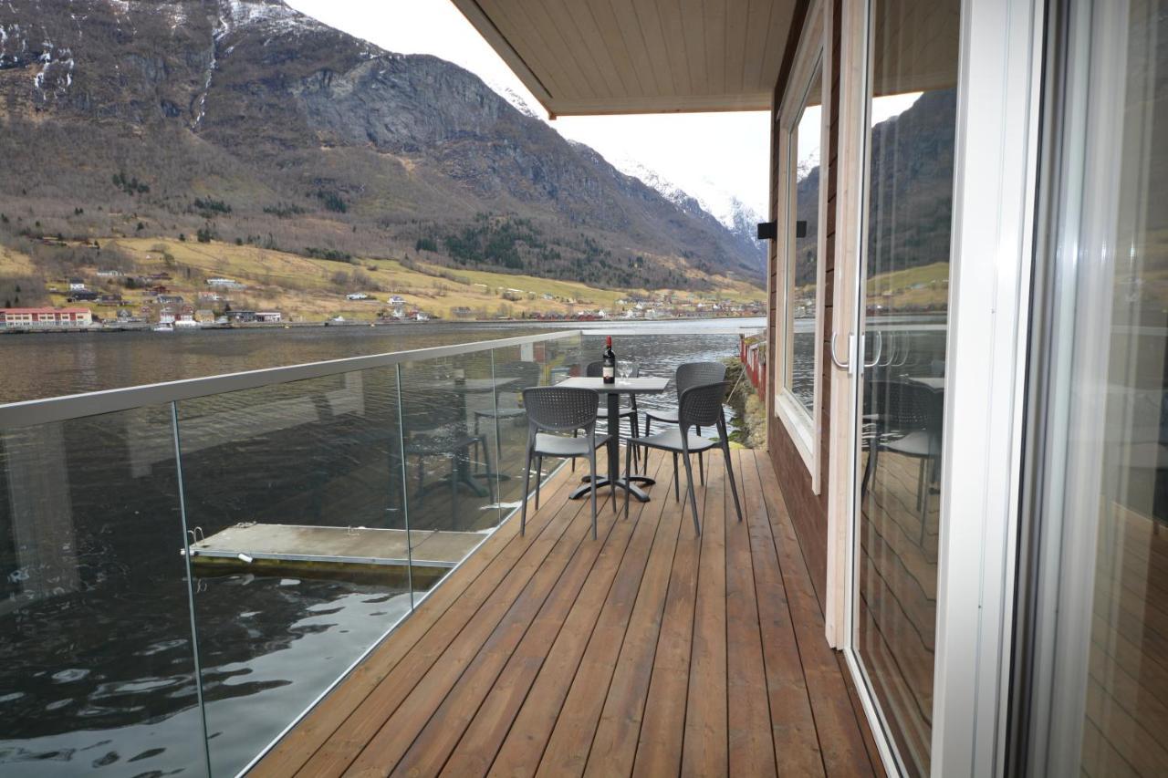Nesset Fjordcamping Olden Esterno foto