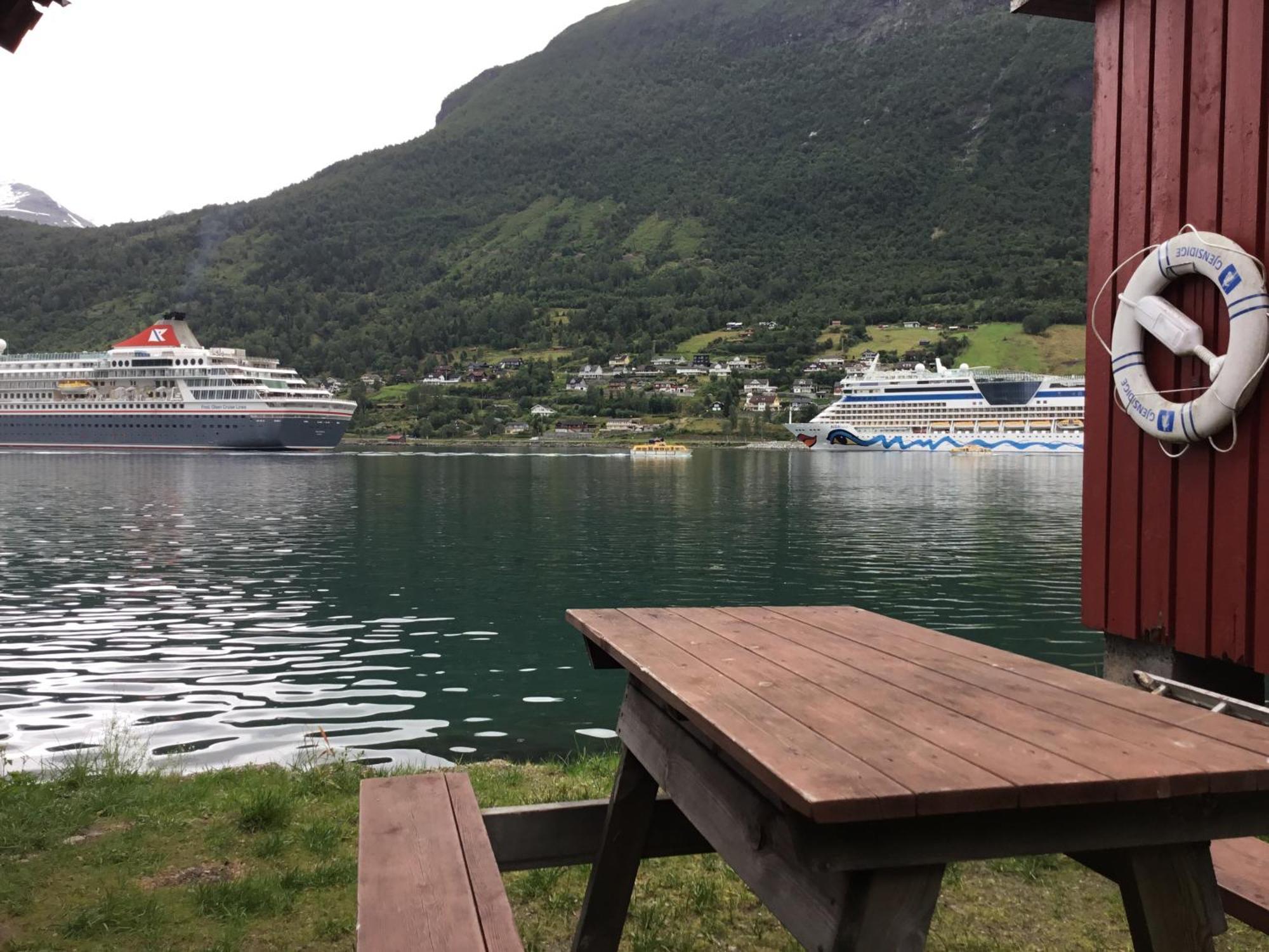 Nesset Fjordcamping Olden Esterno foto