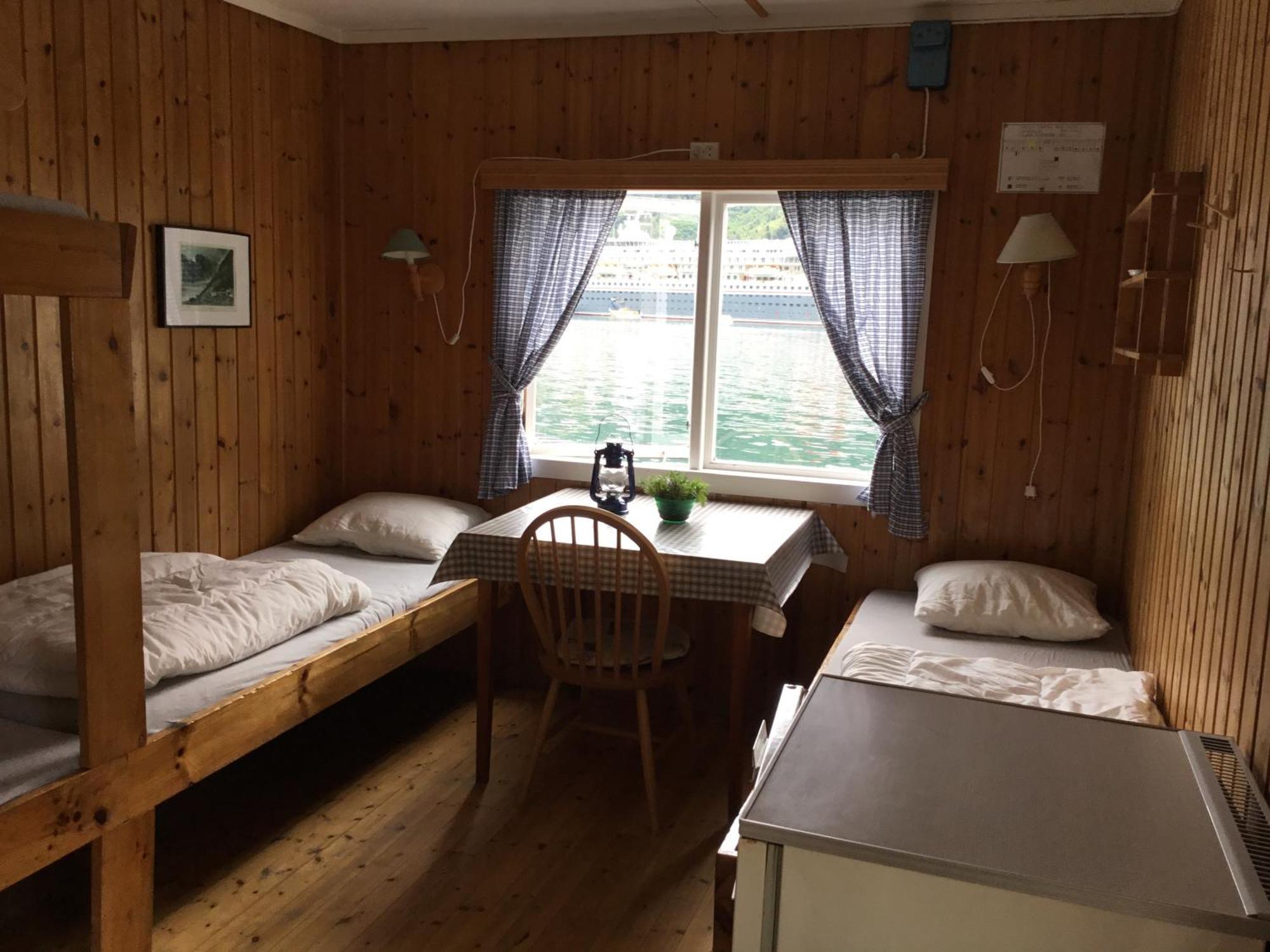 Nesset Fjordcamping Olden Esterno foto