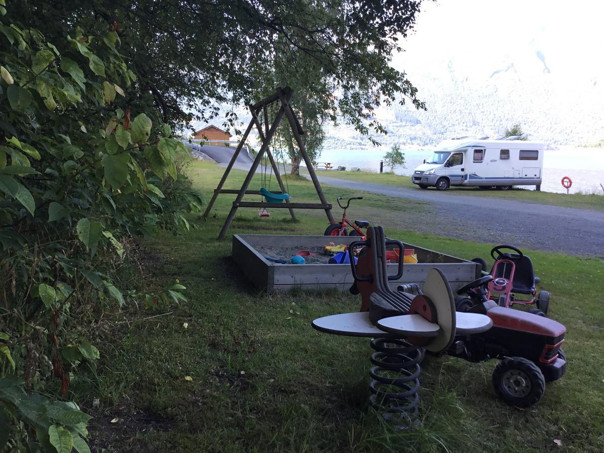 Nesset Fjordcamping Olden Esterno foto
